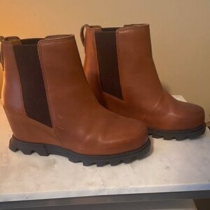 Sorel Joan of Arctic Wedge Chelsea boots